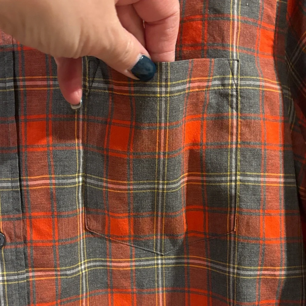 Men's J. Crew Red‎ & Gray Plaid Button Down Shirt size Medium